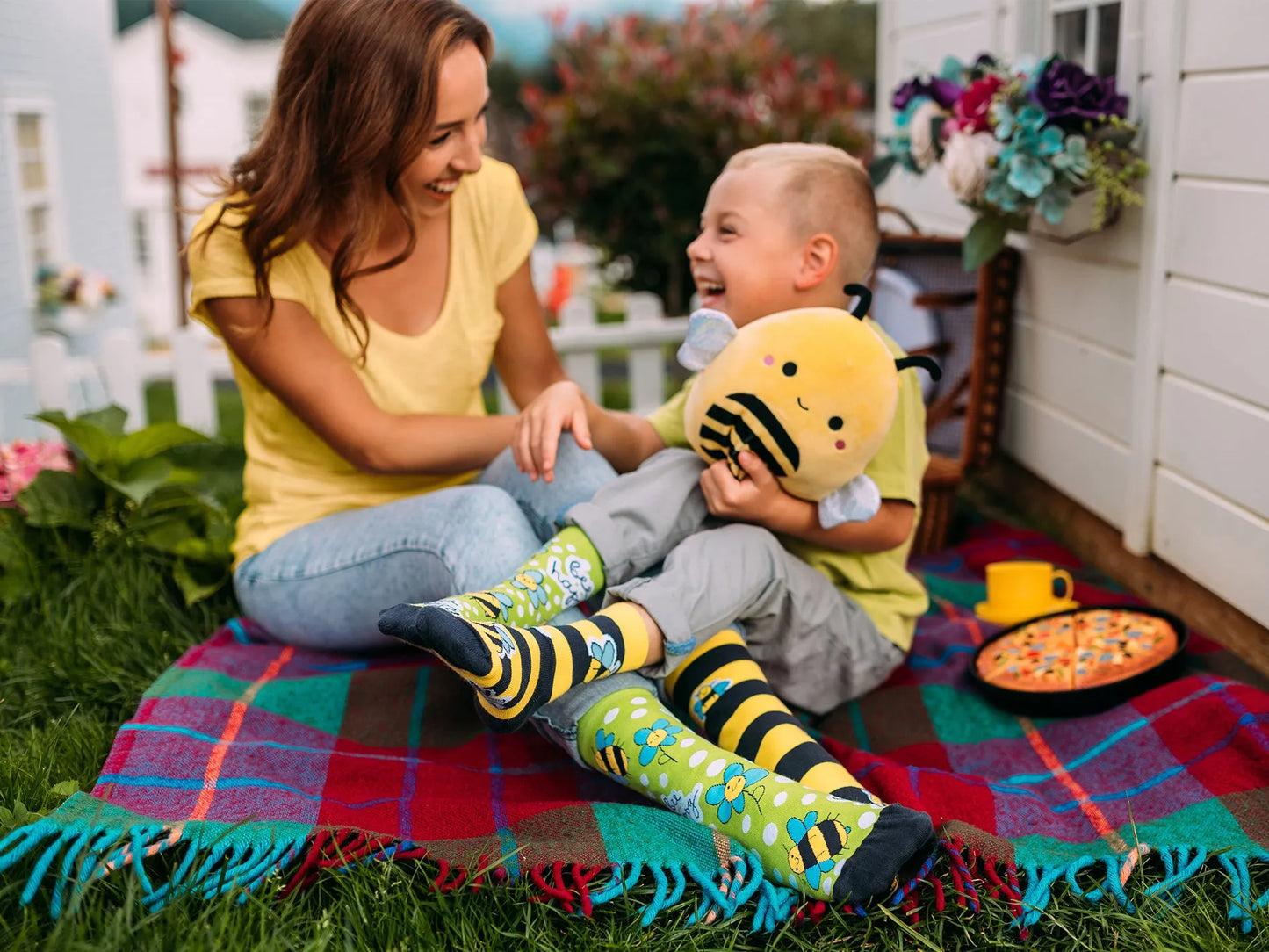 kids-socks-bees-1-e3/e37f0a2d1a086daeb92871f7e56f30d117c5df4e