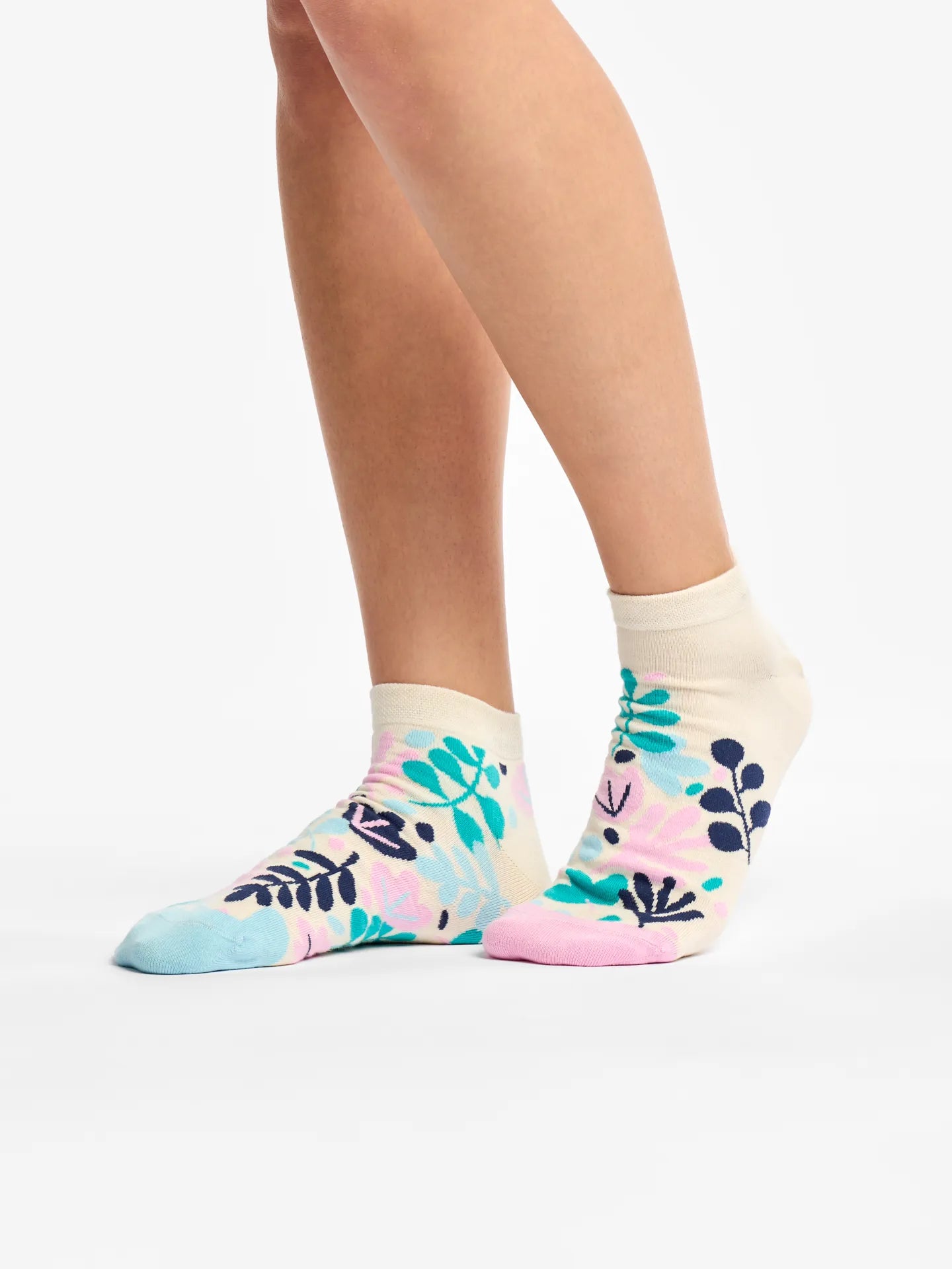 ankle-socks-turquoise-leaves-02-ea/eab24fd751ebd477351a3d103fee5c0c1109fc32