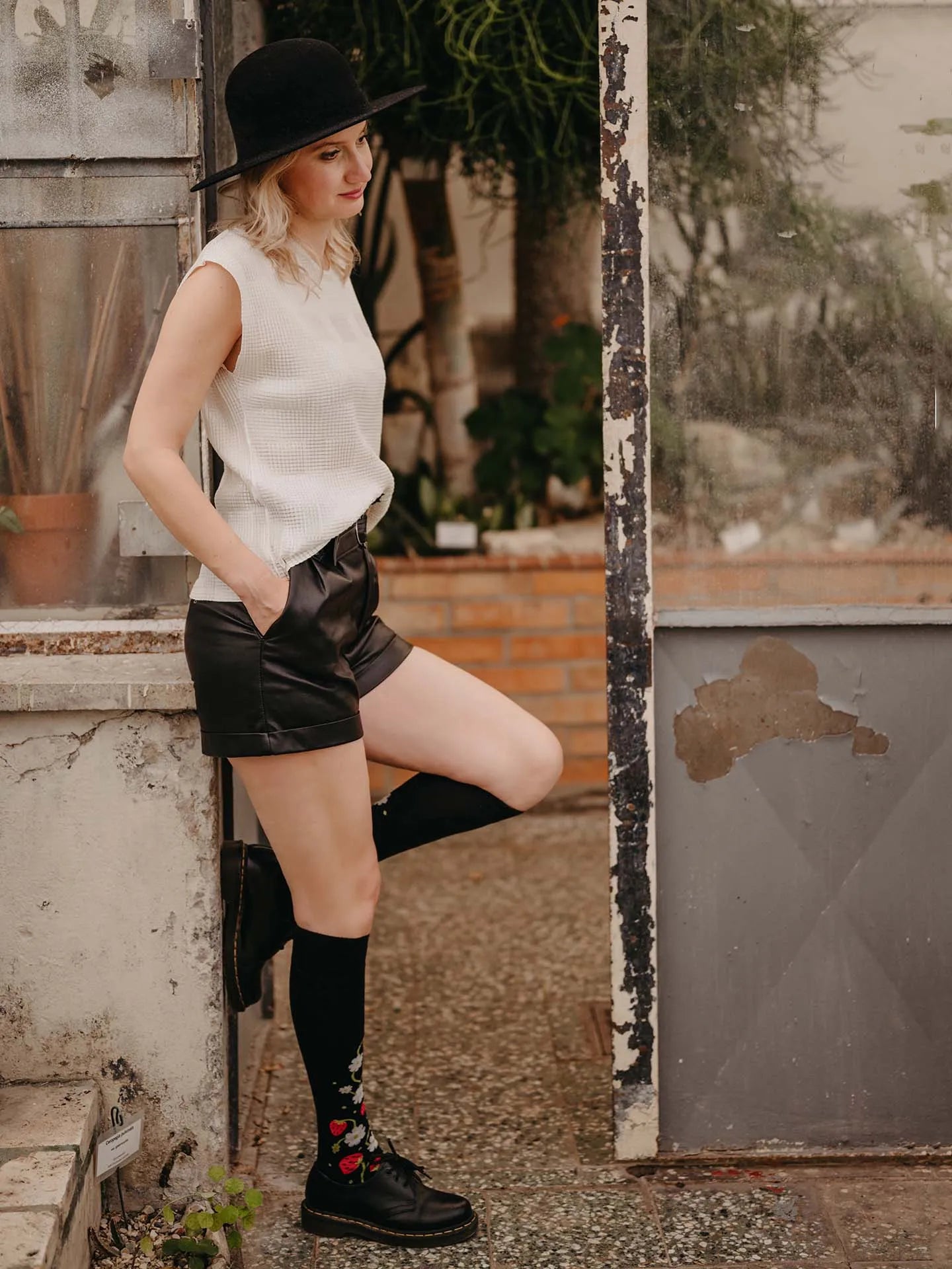 knee-high-socks-wild-strawberries-e5/e5fed2ee24935a88c6c4c9999ca3e97409bd9251