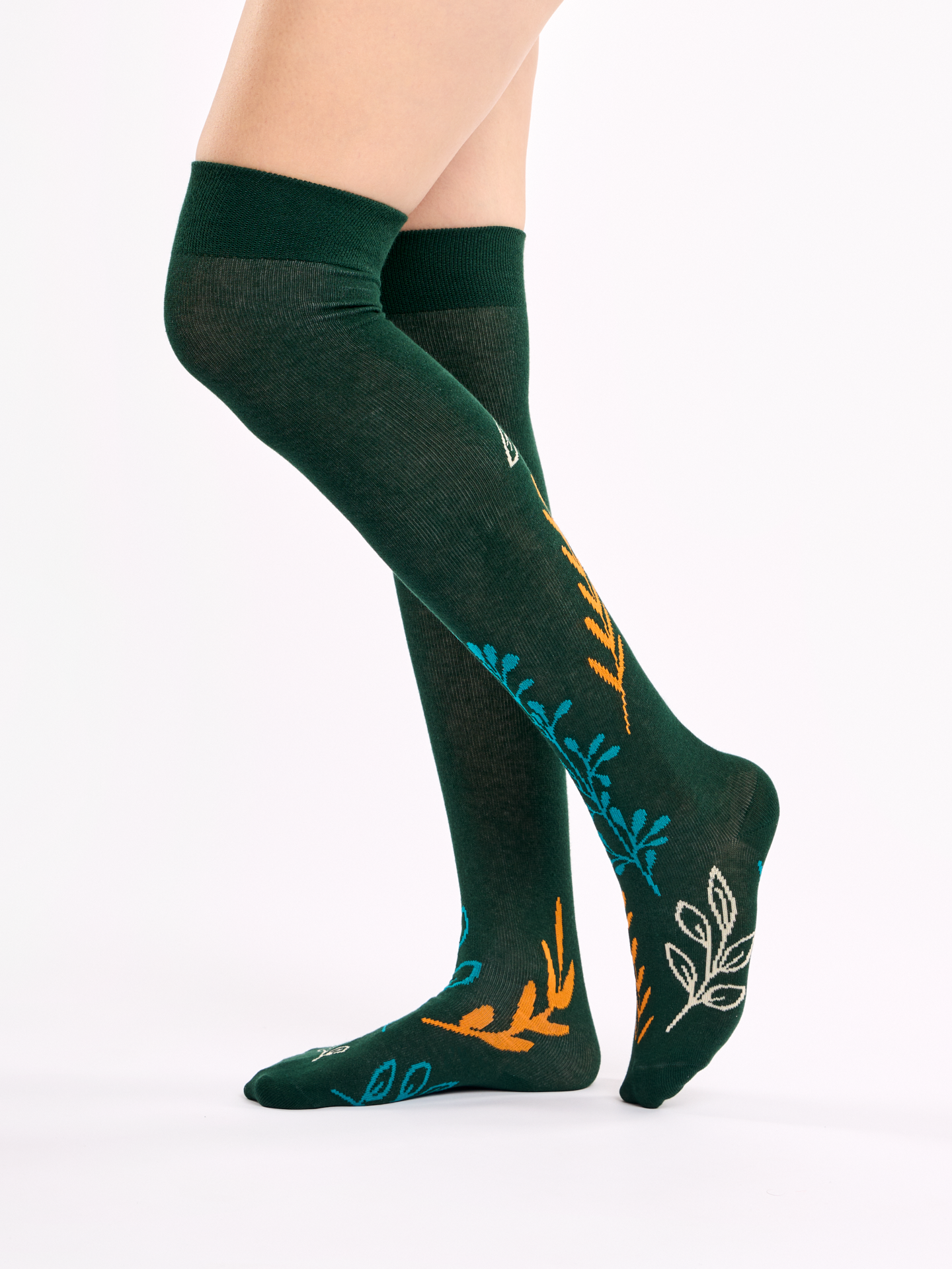 over-the-knee-socks-autumn-leaves-81/813bb9a49b2c9d2b9e5f880e9187375b0bb46582