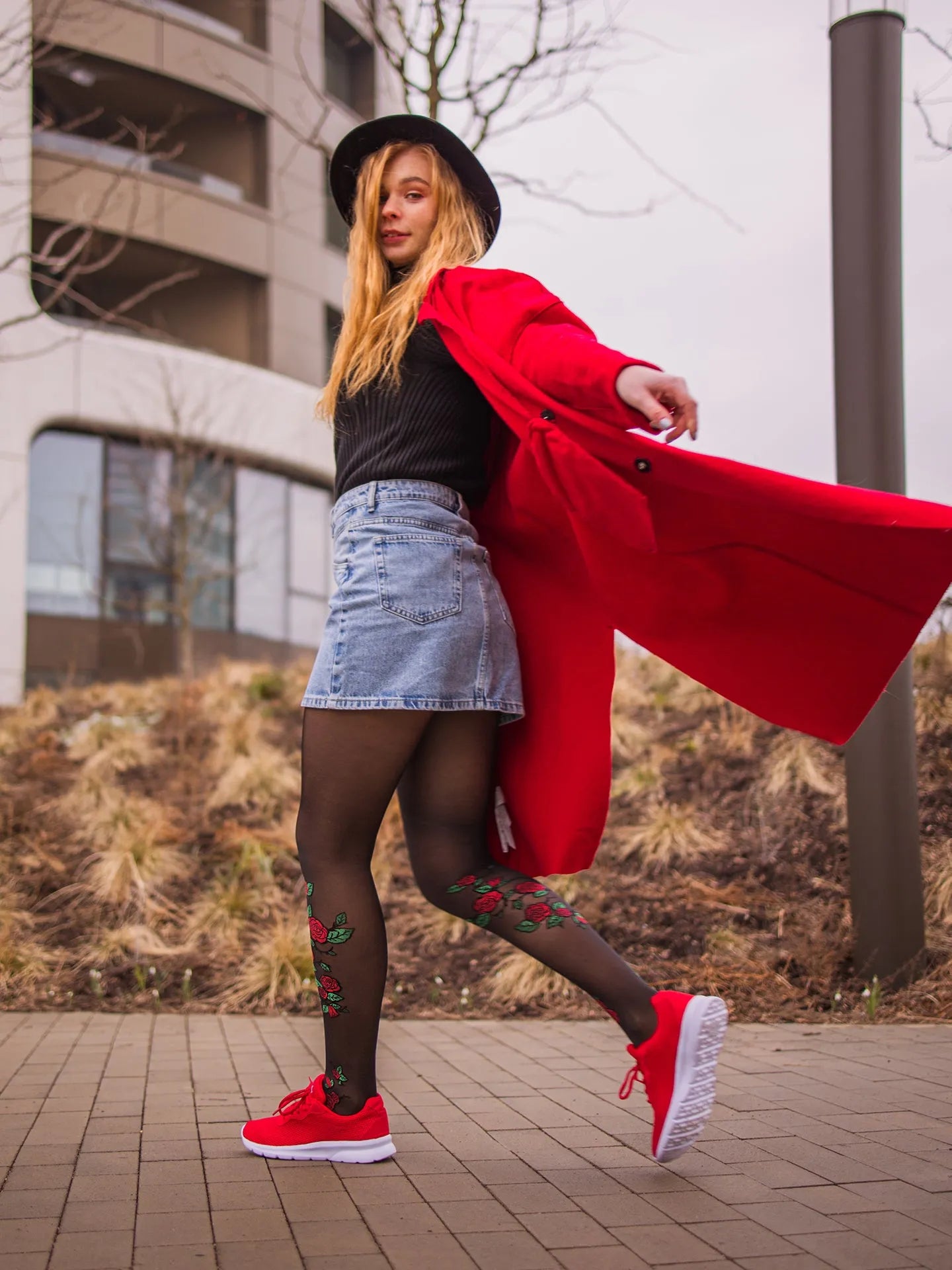 nylon-tights-red-roses-31/317d3afe0ae53feef194fc50ce669fca1c7794a6