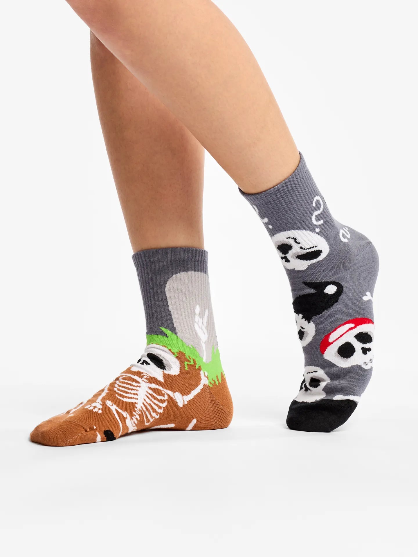 crew-socks-funny-skeletons-02-ac/acec34de5791e9524ef6985b94264b287ba2e925