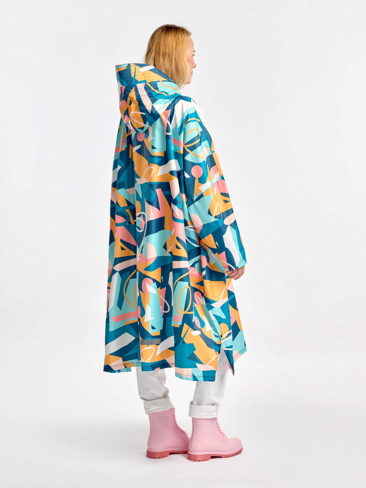 raincoat-colourful-geometry-b9/b9d92eecb0130c302b0434feec387c713a3d657f