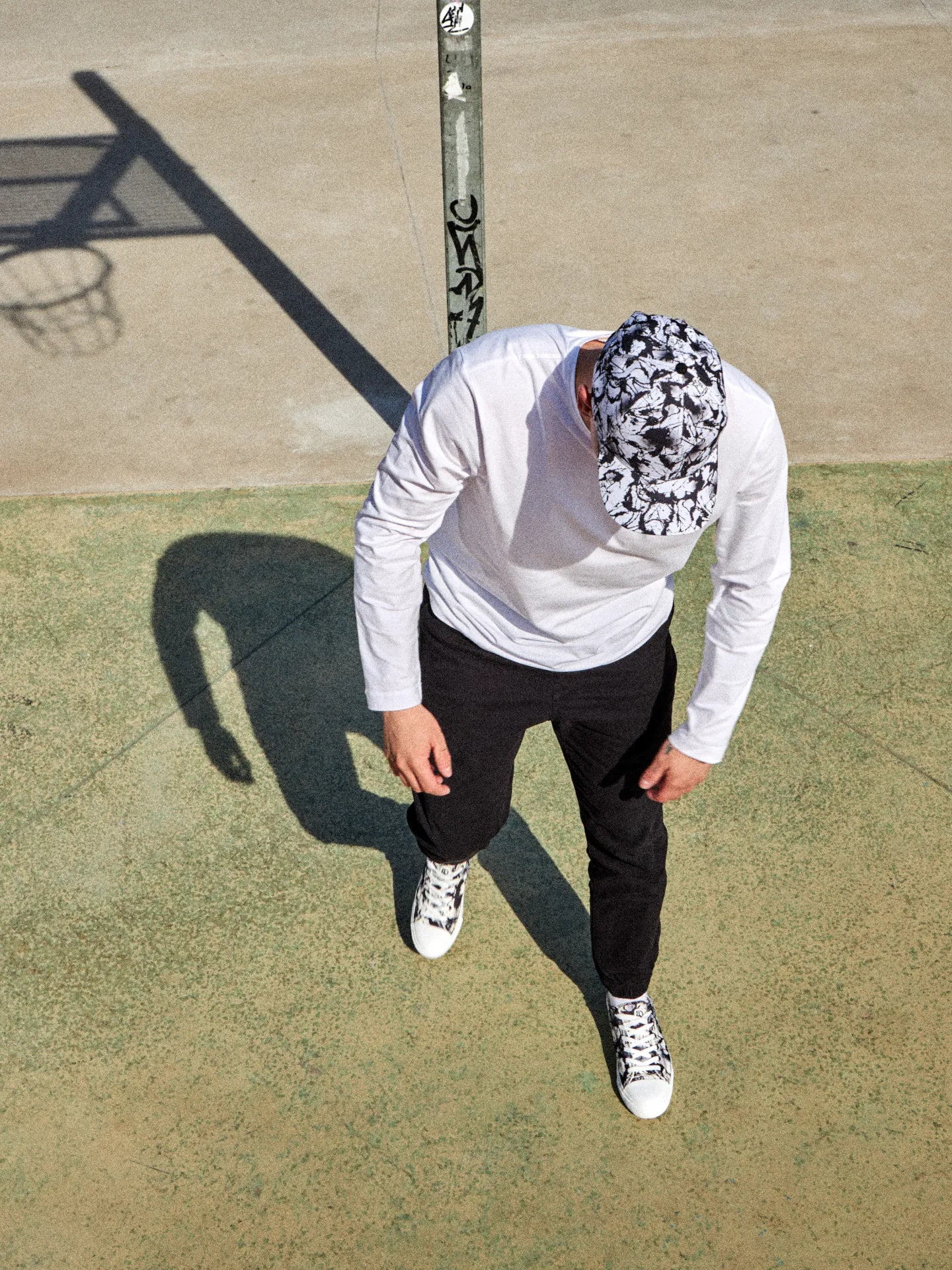 cap-black-white-stains-82/827f8aec650dc954e82fb1f60f8e13dcf1f18d1e