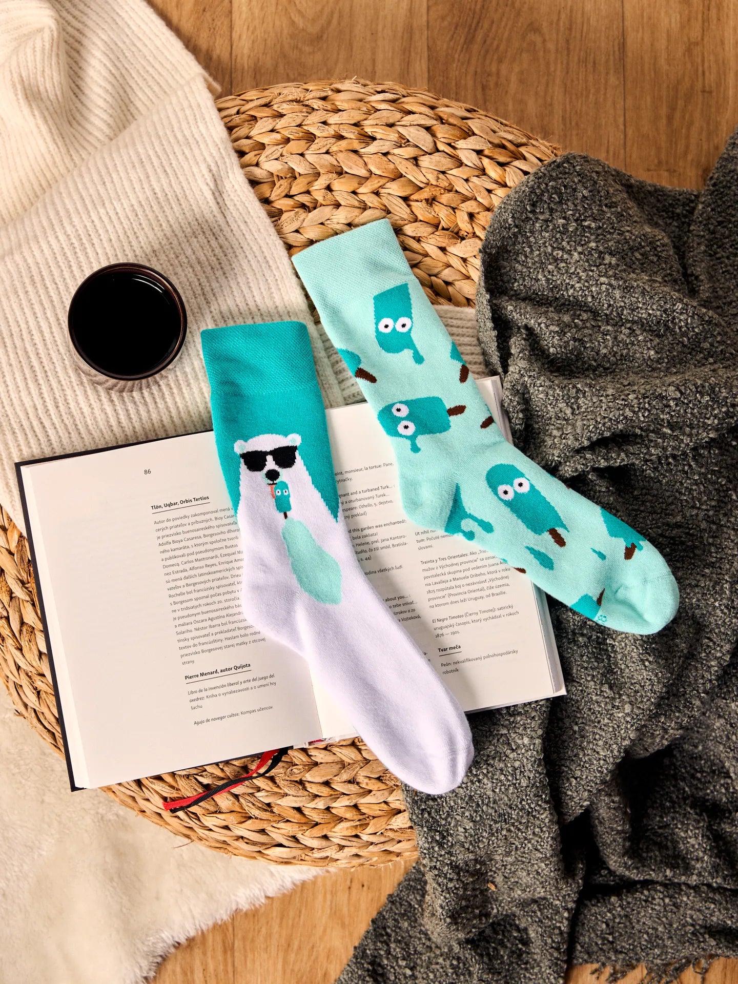 warm-socks-bear-popsicles-55/557e2a0ca7cfb442a54640c9d3453f80c34138a2