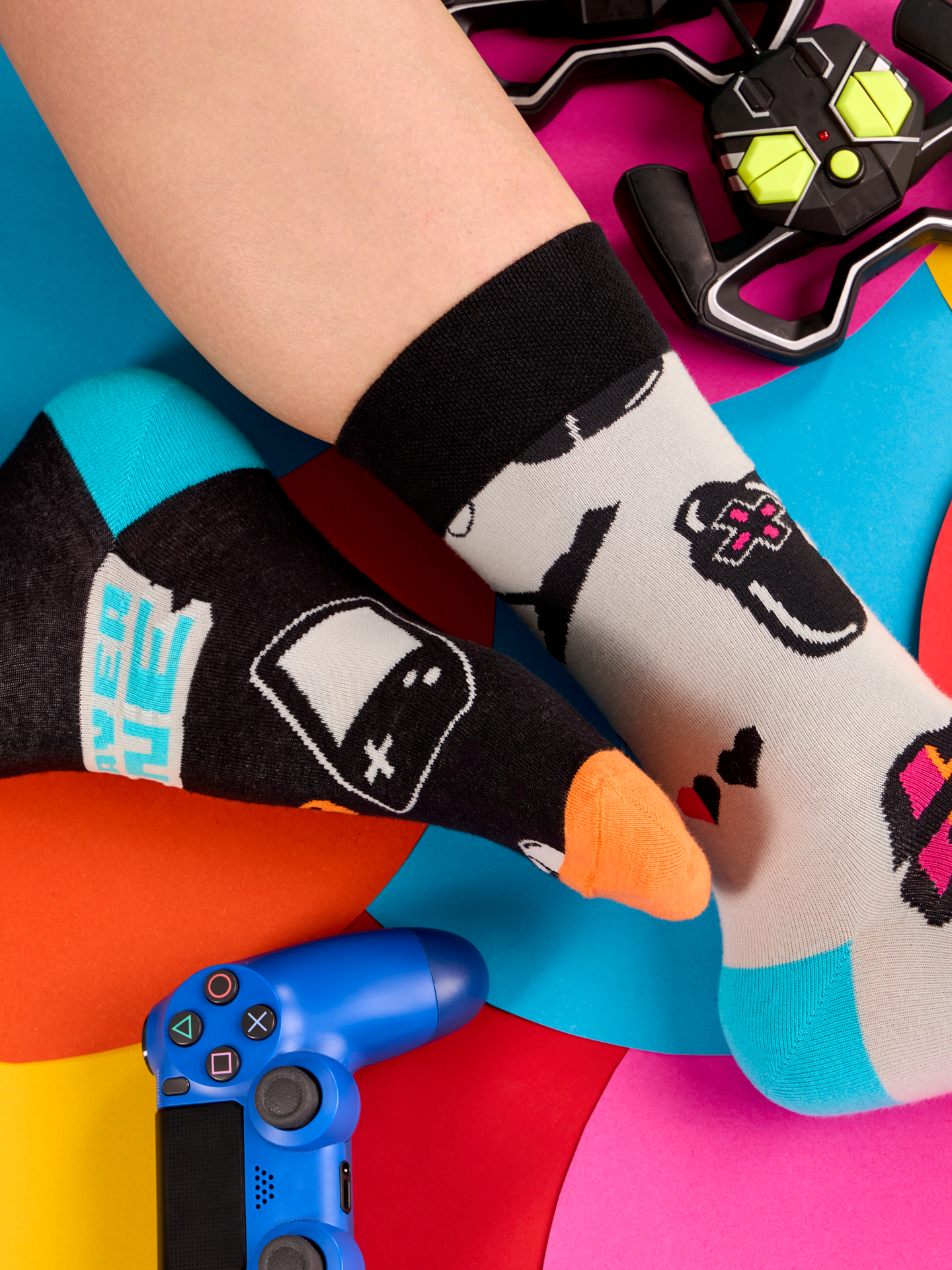 regular-socks-gamer-02-de/debf72b5e07a1b0f3bfdbe57e185a8fe61761b48