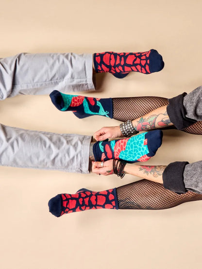 crew-socks-giraffes-on-a-date-11/11be6f2637c8a81f91a0f191cf00ff2bc1833dcd