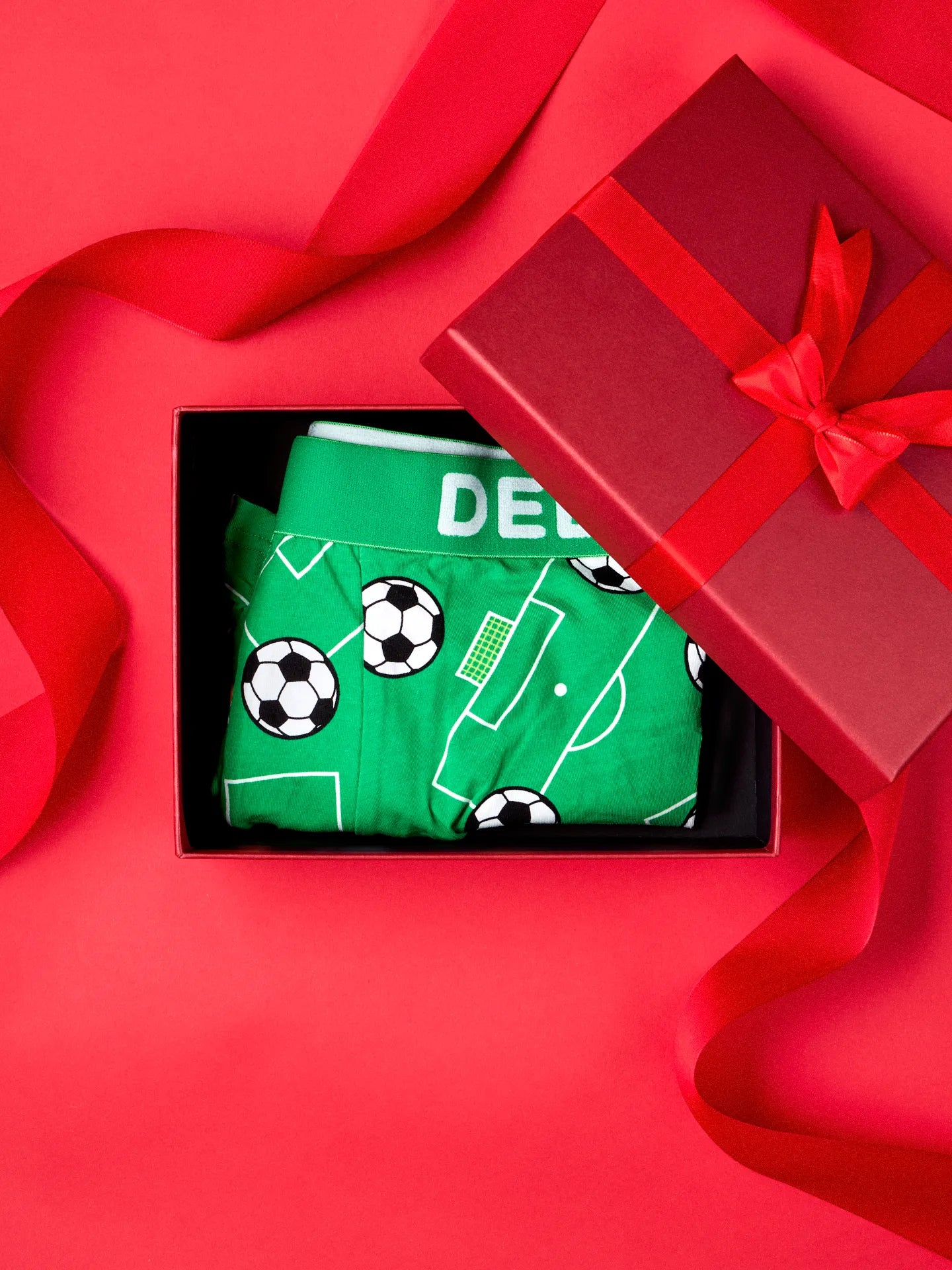 mens-trunks-football-1-19/19687078a61a241e11cb257399a51ff019f3da80