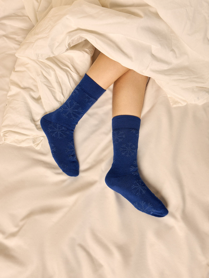 warm-socks-fluffy-snowflakes-23/2366351468936c98b2f9d1c40014b61c7e447bc3