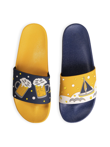 Chanclas alegres Cerveza fría