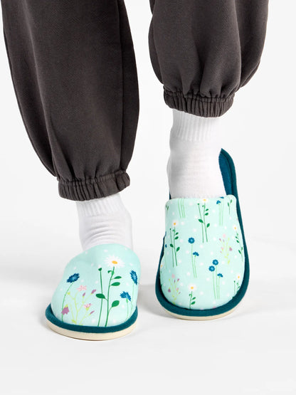 slippers-meadow-flowers-32/323c5f47195b696b7e4d8010e52328d023aafab8