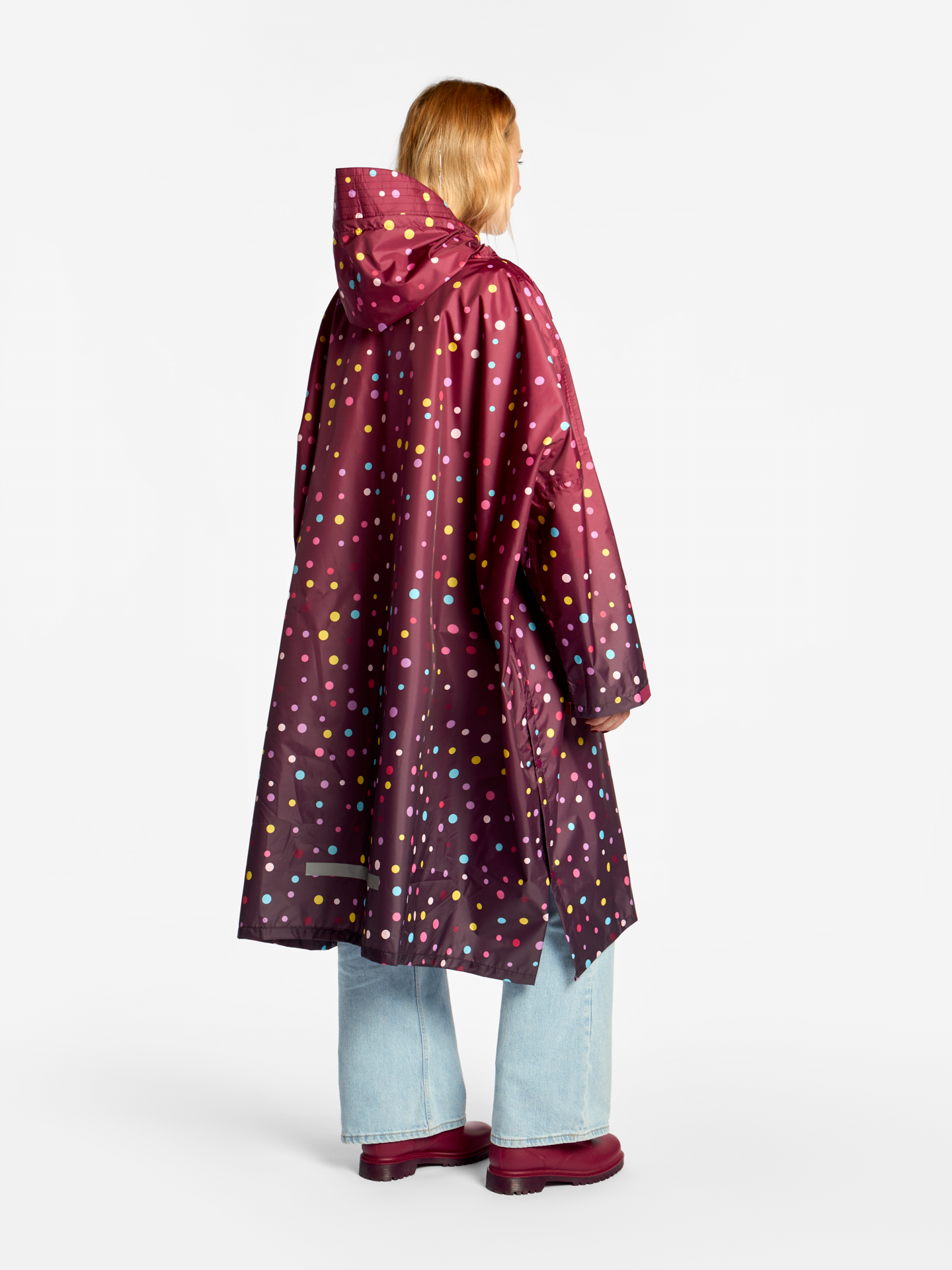 raincoat-burgundy-dots-e4/e48fb10d13e2e103bdc28dc70d897c9551ef1a46