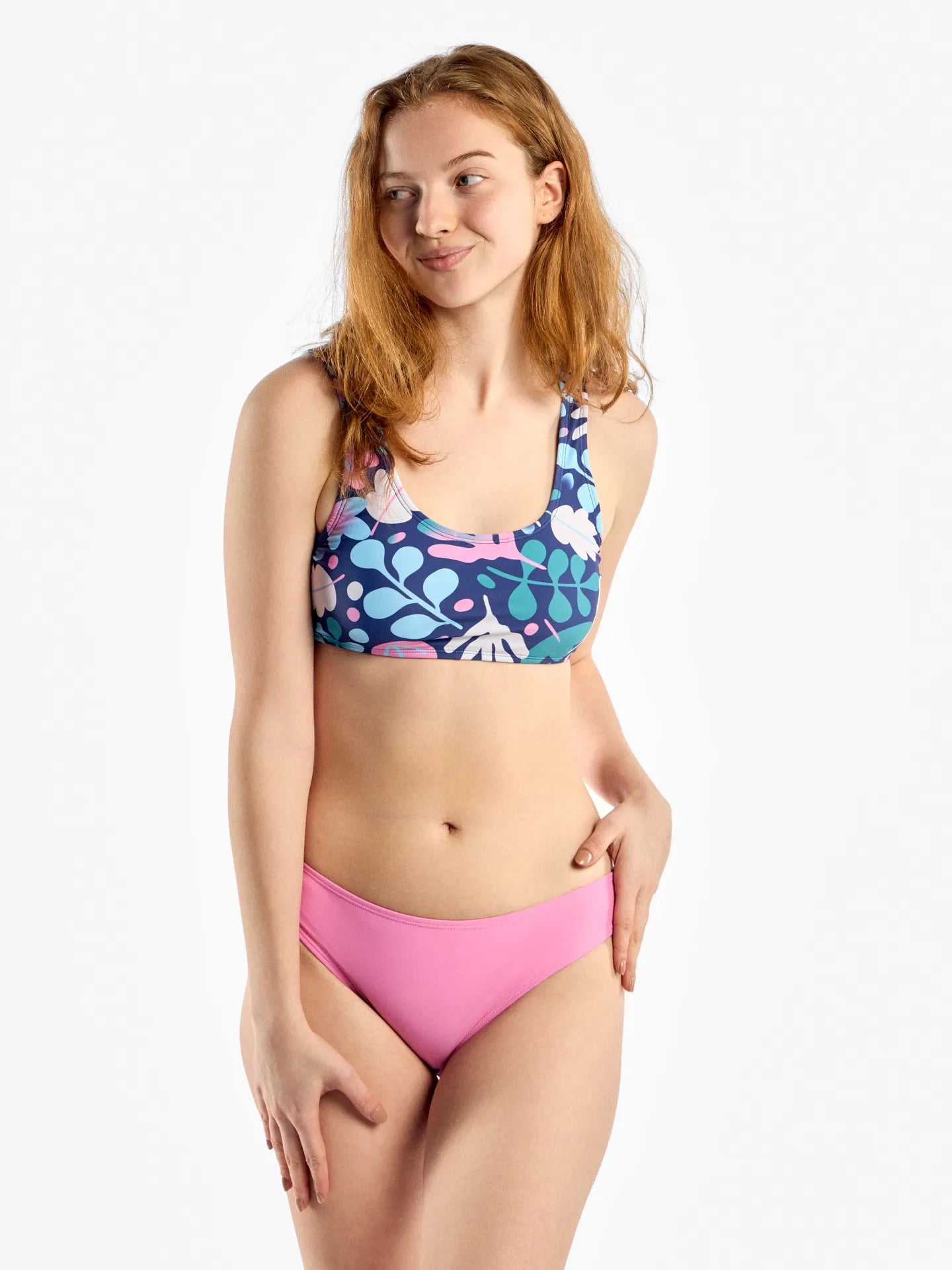 sporty-bikini-top-colourful-leaves-38/386d675a47101030052d94c633b2469d7a412581