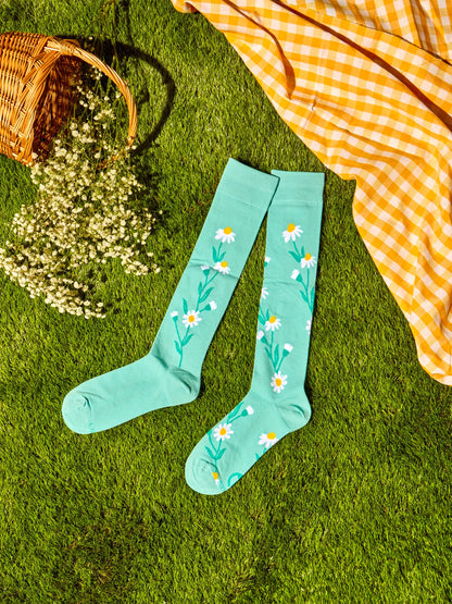 knee-high-socks-turquoise-chamomile-3d/3d17fdba835b2ab4532e23337c9229298a9ee579