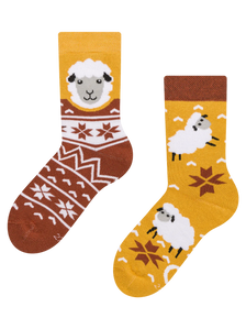 Calcetines infantiles alegres de inverno Ovejas con sudadera