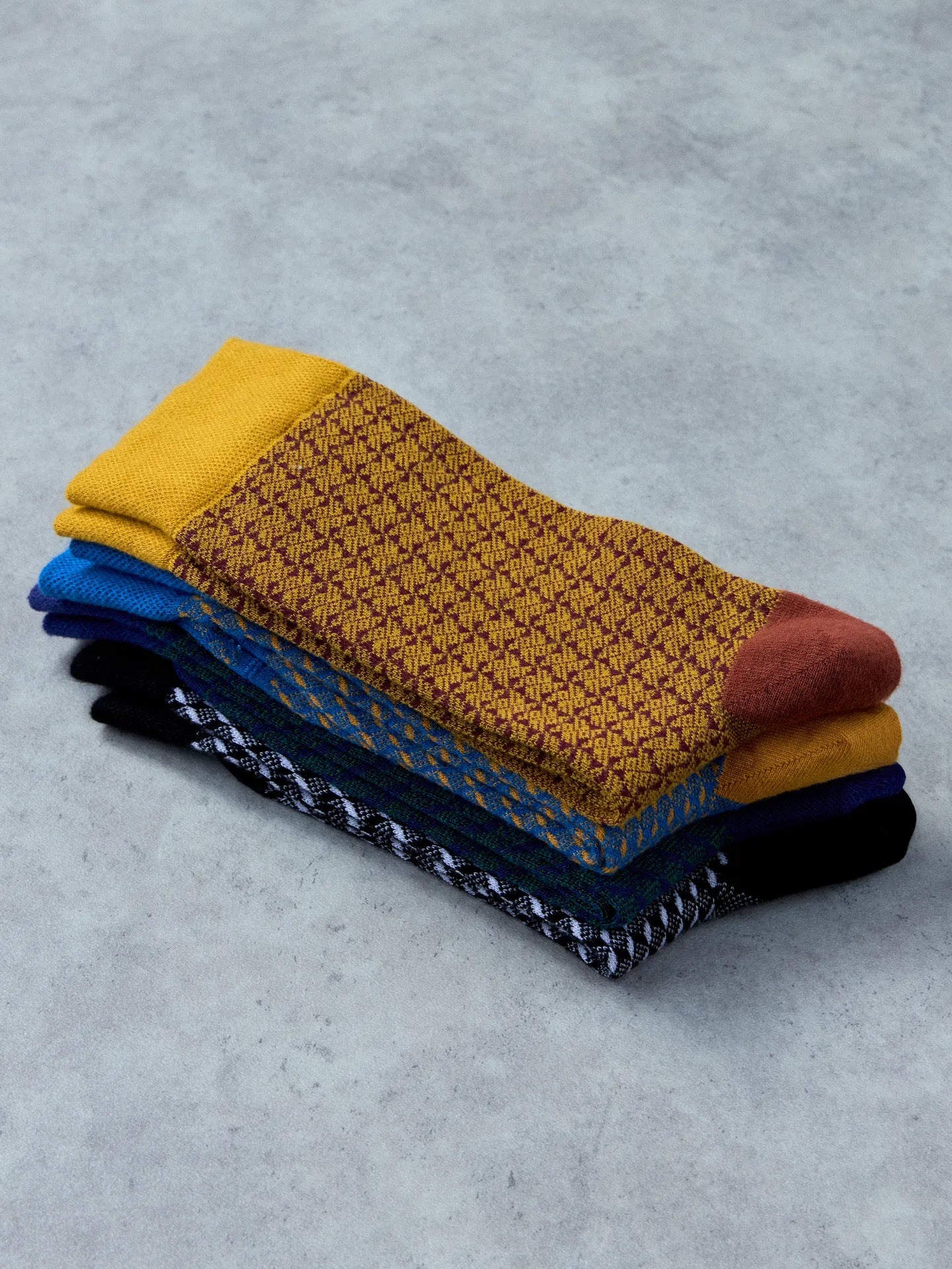 burgundy-yellow-jacquard-socks-fc/fc0636ced8dd4d6174187c4efd59d25276965e24