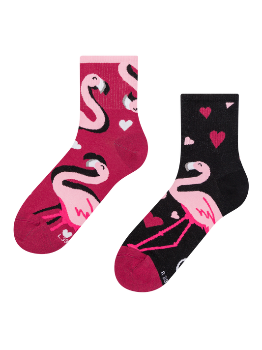 crew-socks-flamingos-hearts-4e/4ed1816e1b446fe79e5424374b29d1d3effa8de9