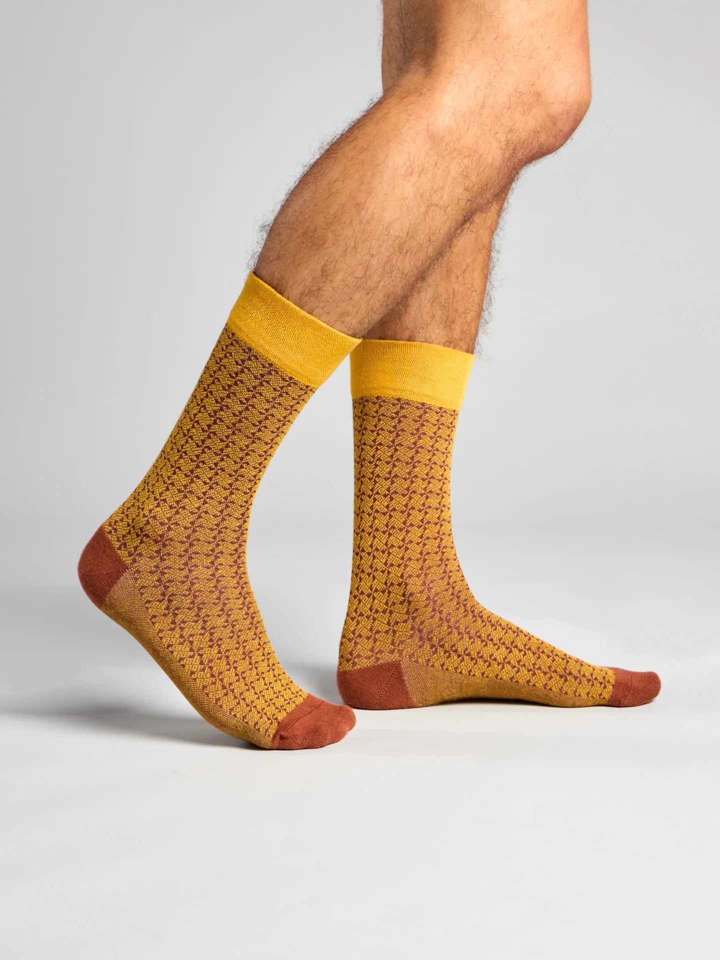 burgundy-yellow-jacquard-socks-15/156f33b5565120d3103941c193cc2d0f2acac20d