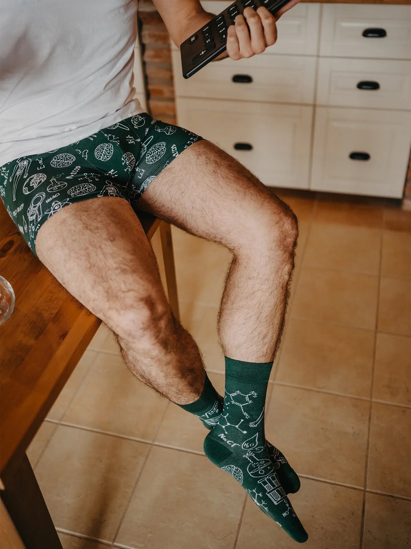 regular-socks-physics-vs-chemistry-02-75/75dff77103e5c3c8bfc3a6eb16ac5291da75a3df
