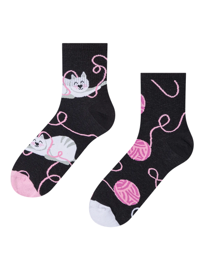 crew-socks-cat-ball-02-b3/b328a813402d59ca2fa48a07c6d198df47800ffb