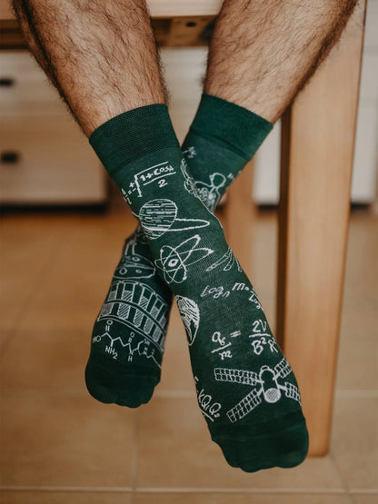 regular-socks-physics-vs-chemistry-02-be/beb65ba0e514448fb0fadcaec6c93e165ade38d8