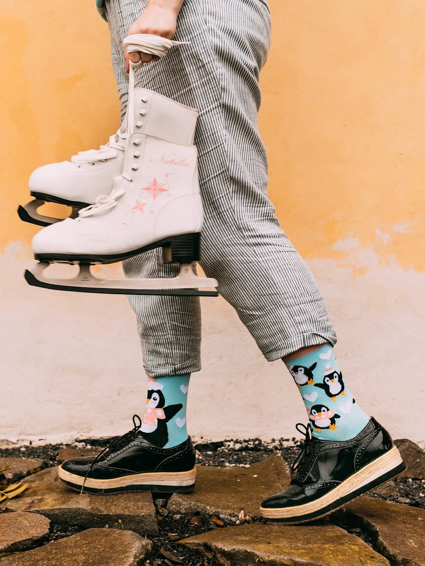 regular-socks-skating-penguin-6c/6ce4a264edb72a8e67e4aadb63dc4bea80942dfa