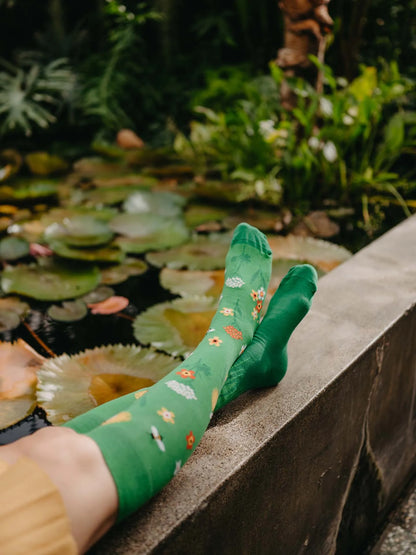 knee-high-socks-wildflowers-75/758a8ed2758edeb3ed8bf62d27b05dd3951b6cfa