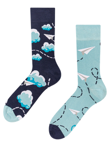Calcetines alegres de bambú Nubes y aviones de papel