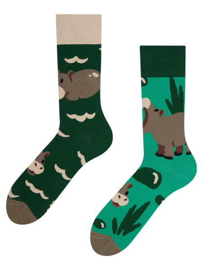 regular-socks-swimming-hippo-02-8c/8c57e470ea472e752ca161b00006f99928694372