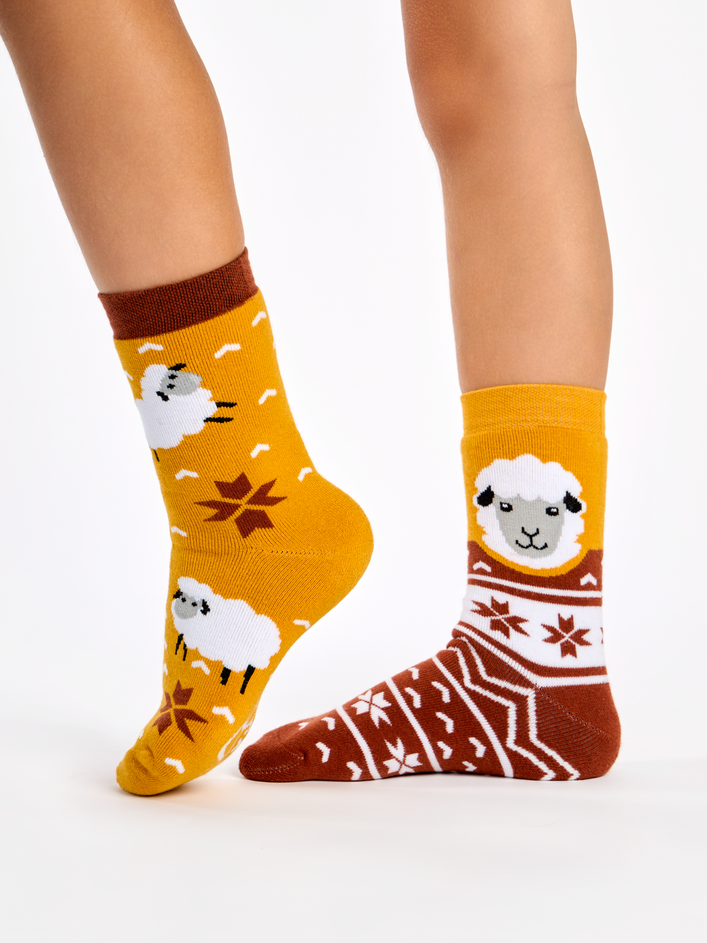 Calcetines infantiles alegres de inverno Ovejas con sudadera