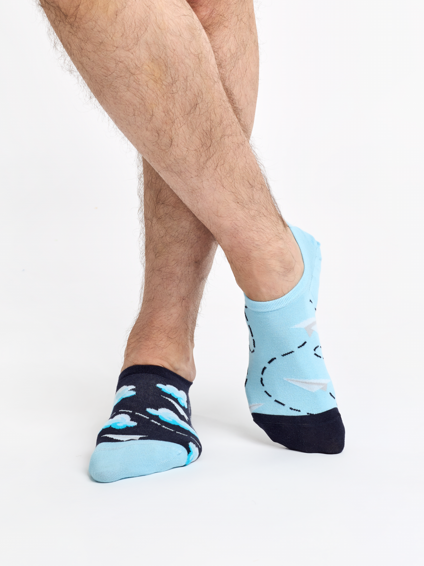 Calcetines sneakers alegres Nubes y aviones de papel