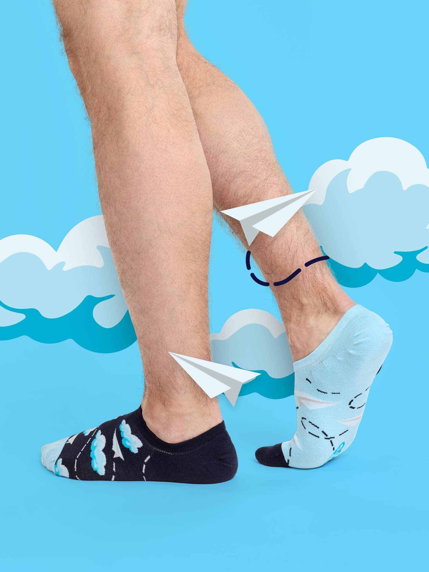 Calcetines sneakers alegres Nubes y aviones de papel