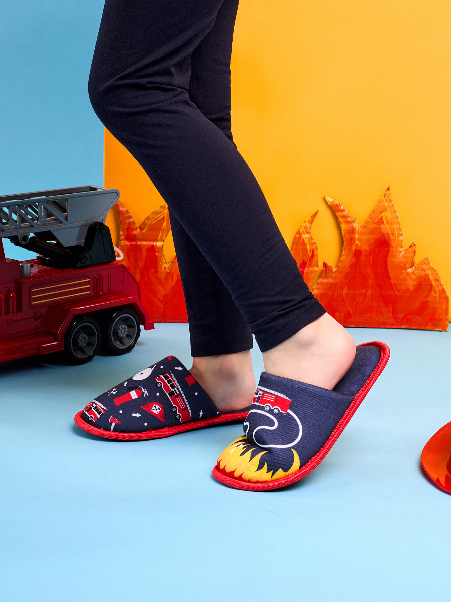 Pantuflas infantiles alegres Bombero