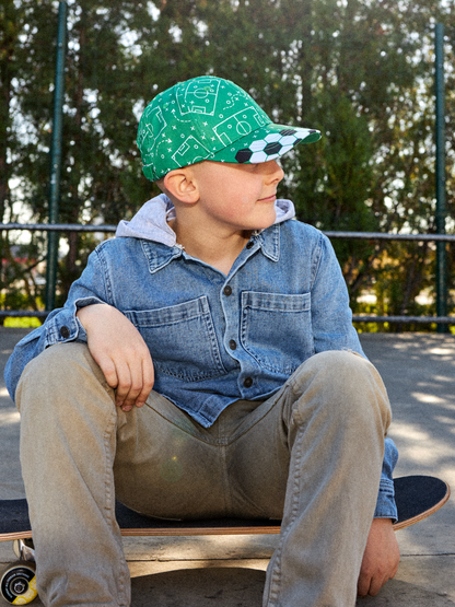 Gorra infantil alegre Campo de fútbol