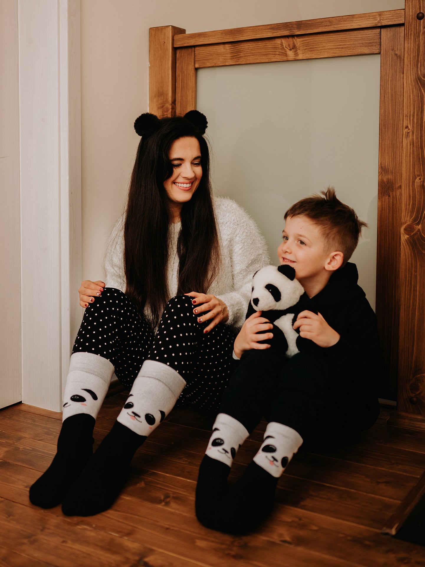 Calcetines infantiles alegres de inverno Panda feliz