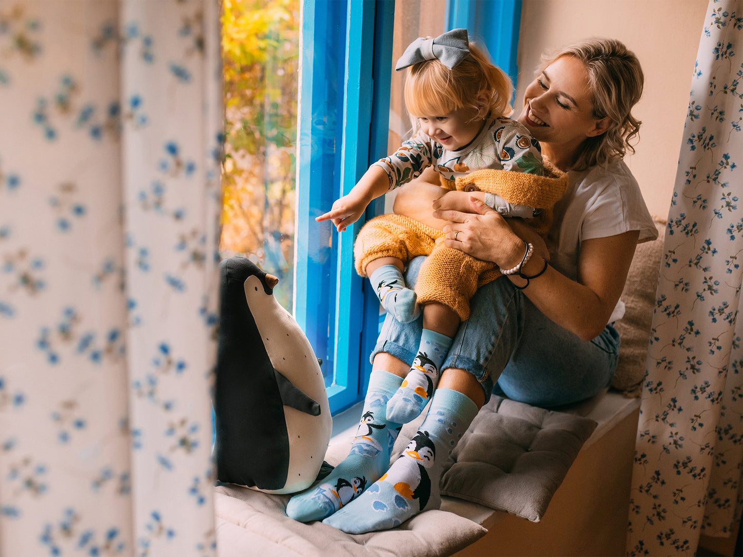 Calcetines infantiles alegres Pingüino feliz