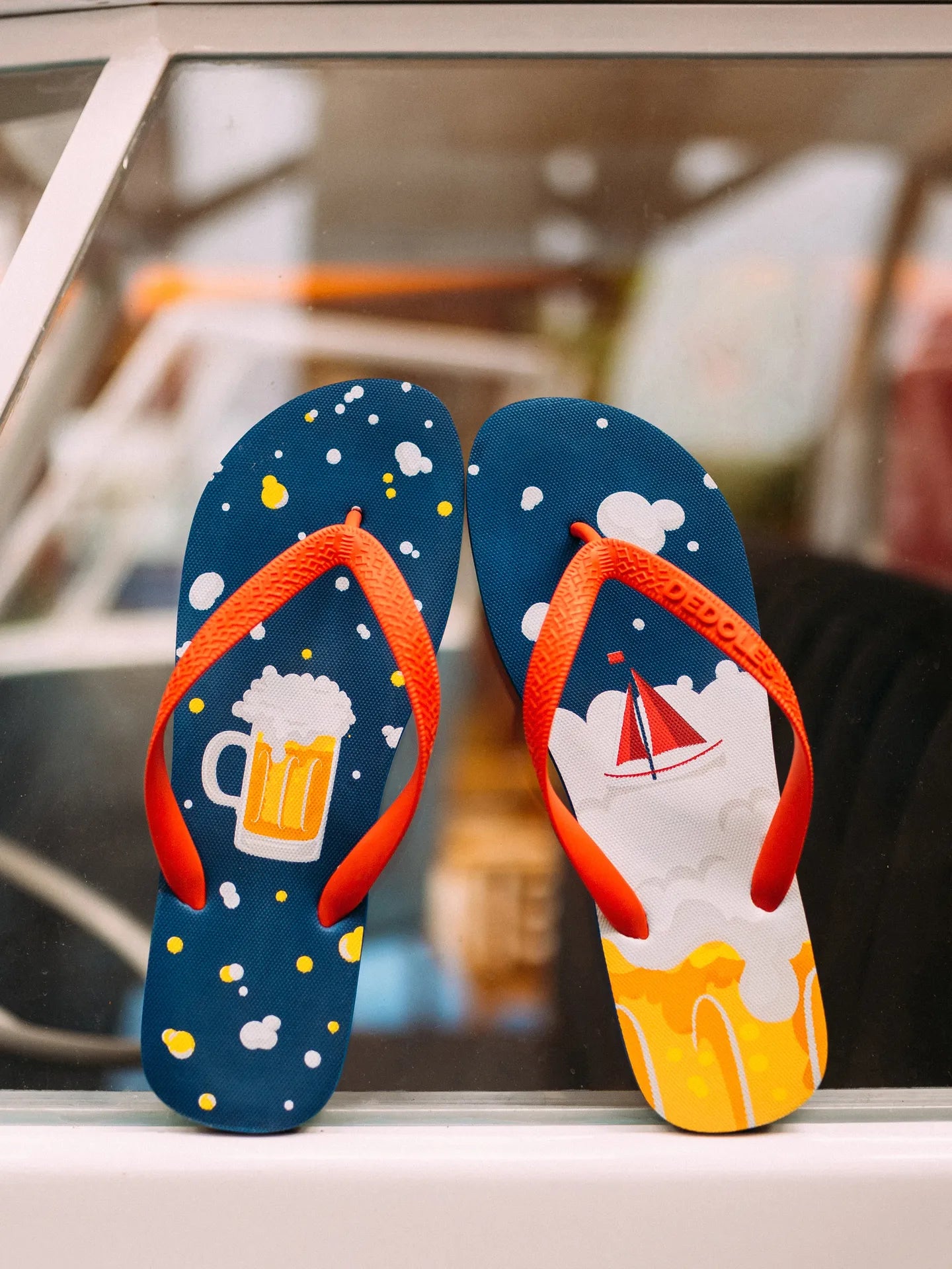 flip-flops-beer-boat-a7/a72079c15dc43ab11ebd3a43e627391c493b5bdd