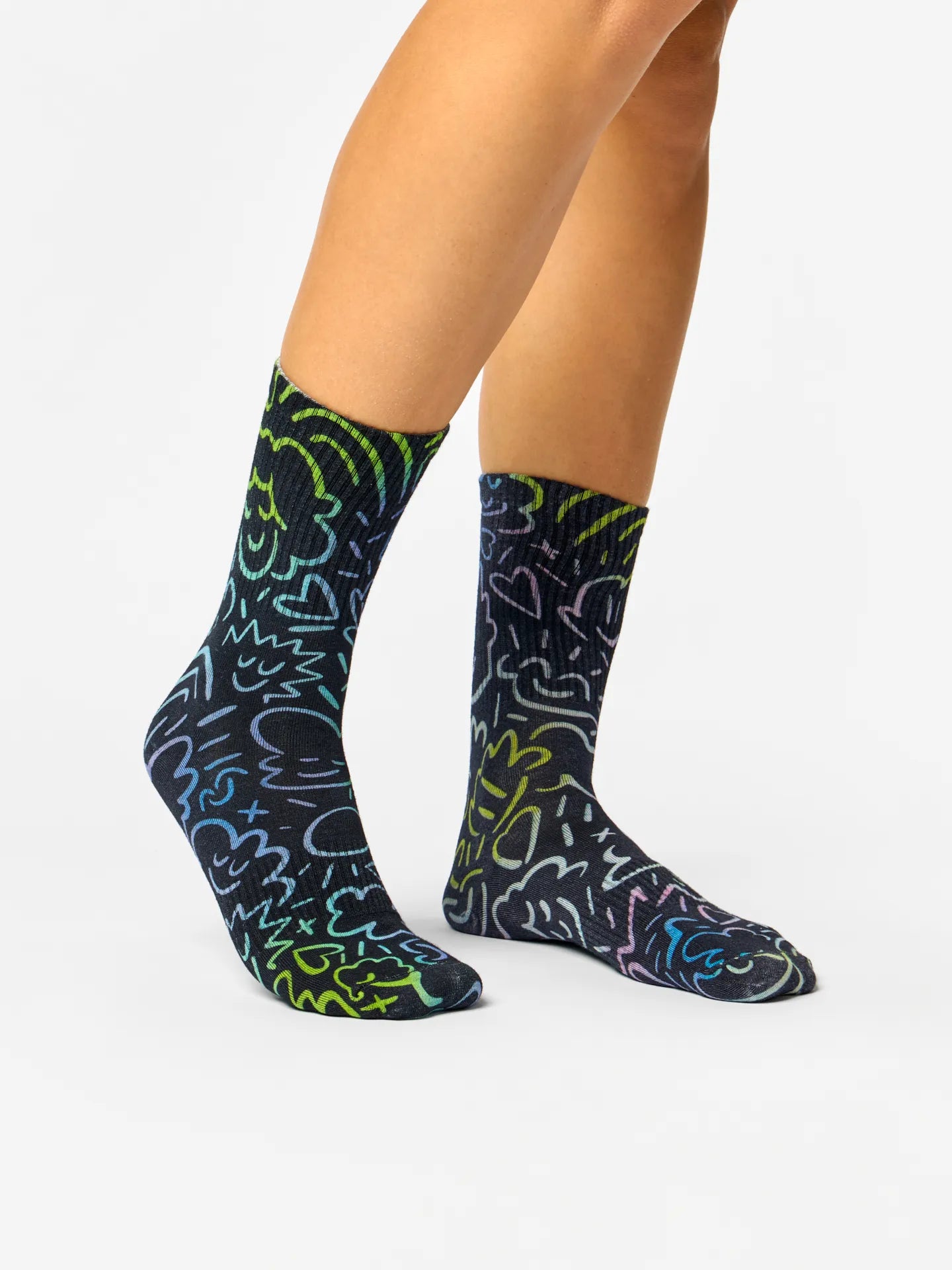 regular-ribbed-socks-urban-doodles-02/027ad8c70b8e4853fabb48a7eb3cb2886c5e1e1f