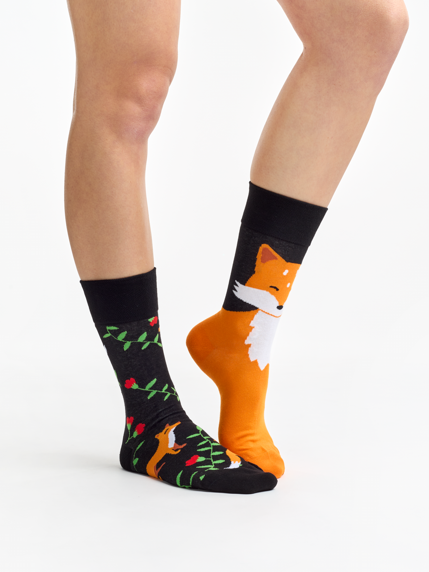 regular-socks-fox-flowers-02-b8/b841de8a98e1f43abb6a460bb812f3ff975993c9