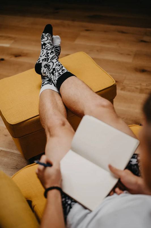 regular-socks-doodles-02-b6/b64f36c02580d619781876221454e2b31d00558f