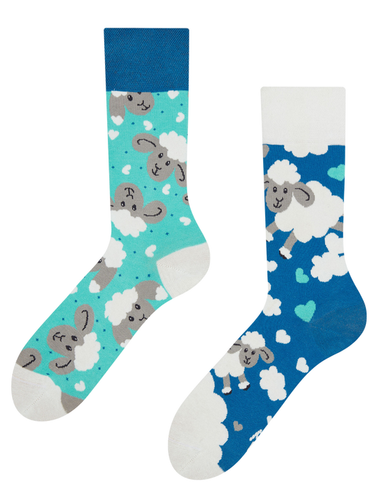 regular-socks-sheep-clouds-02-b9/b9a6c4fea51f0cef981d31eda57150e3165b04d8