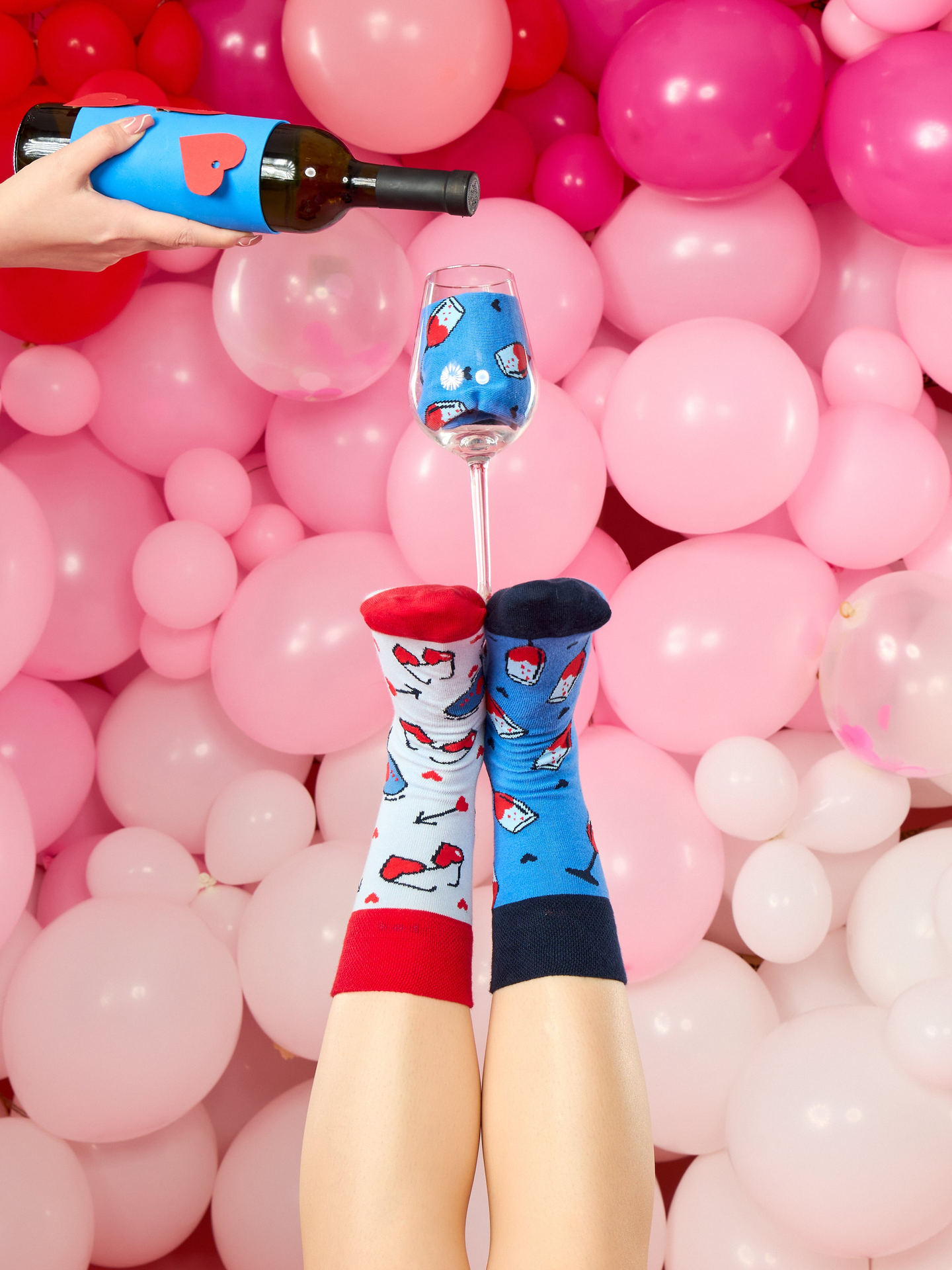 regular-socks-first-date-d6/d6f85315c909d65fa45359e2f009420d9894e595