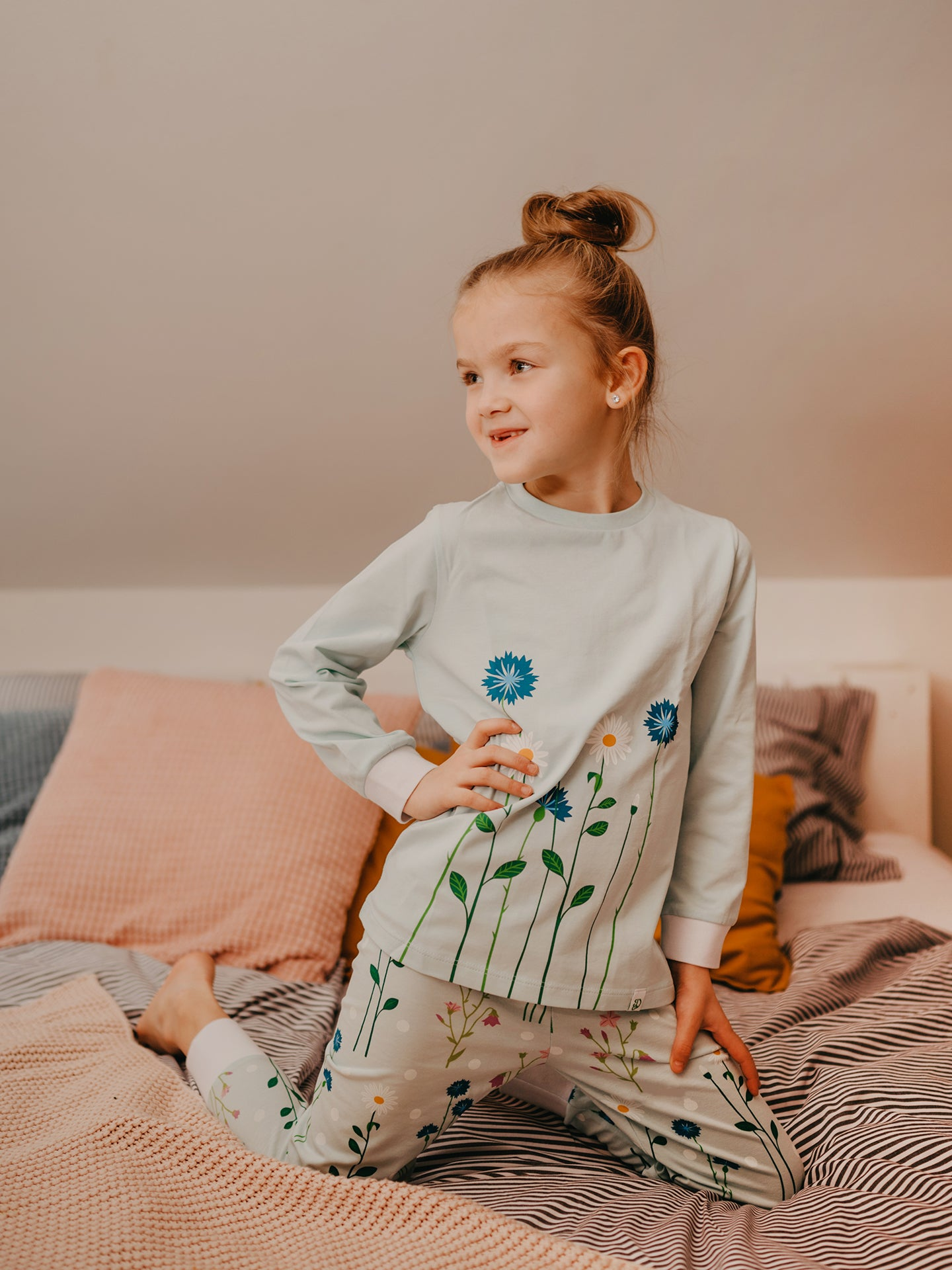 kids-pyjamas-meadow-flowers-8f/8f934a551e2c5588b0b8b2d811f50c5eb9200542