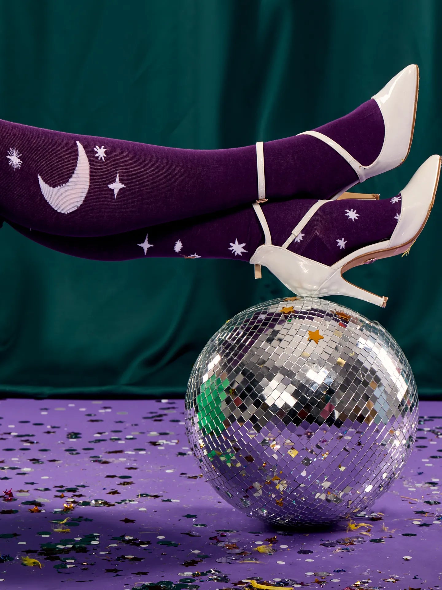 over-the-knee-socks-moon-stars-db/db81b62c4f1fbce3291803515e5f271b93a64b95