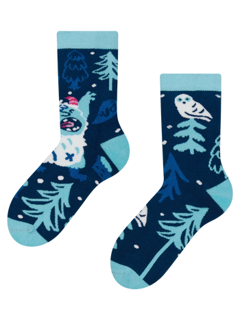 Calcetines infantiles alegres de inverno Yeti del bosque