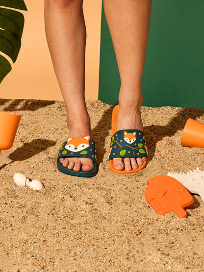 slides-little-fox-02-cc/cc5cf0897d2754698df05f4dbd1a147e1996a33a