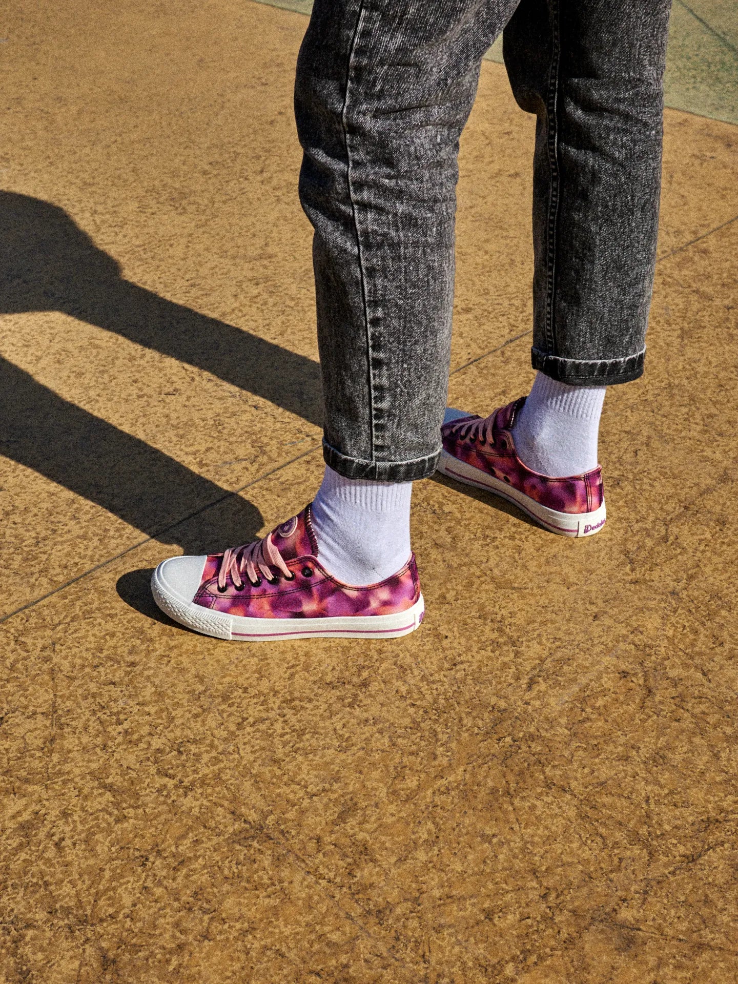 canvas-shoes-pink-camouflage-f9/f97edff67a128b2fea6e7667d36c1ccf0deb0654