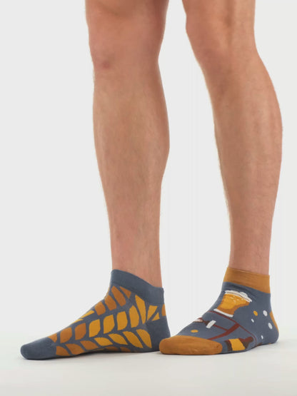 Calcetines tobilleros alegres Hora de la cerveza